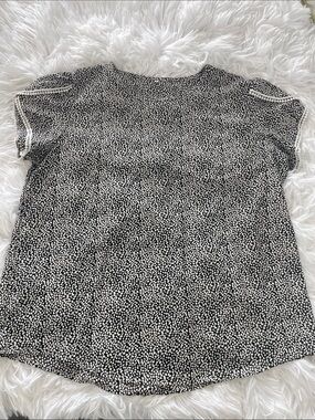 Women’s Black & White Dot Short Sleeve Top